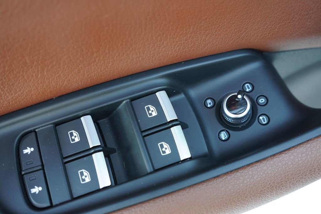 Used 2019 Audi Q7 3.0T Prestige w/ Prestige Package image 26