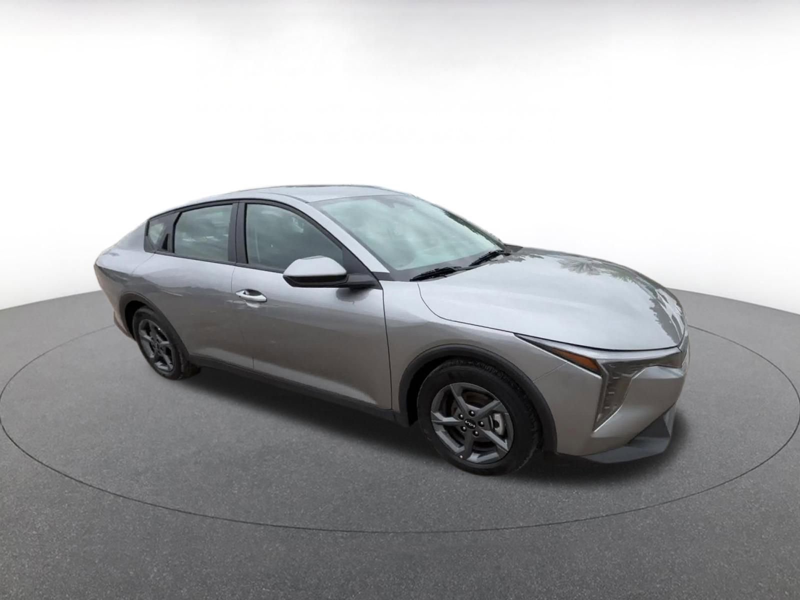Used 2025 Kia K4 FWD image 2