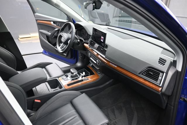 Used 2023 Audi Q5 e Prestige w/ Prestige Package AWD/4WD image 48