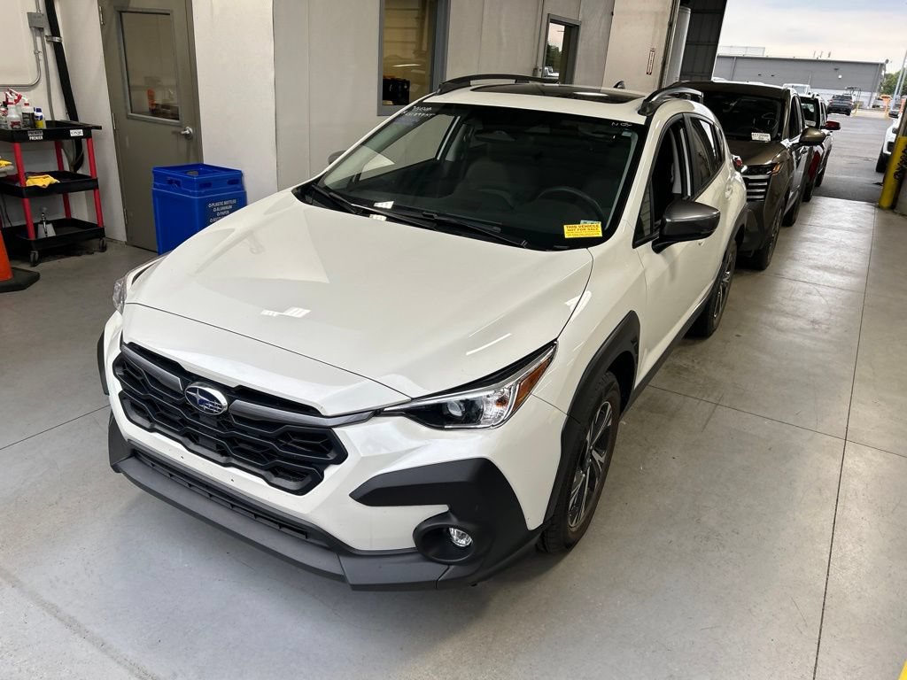 Used 2024 Subaru Crosstrek 2.0i Premium AWD/4WD image 2