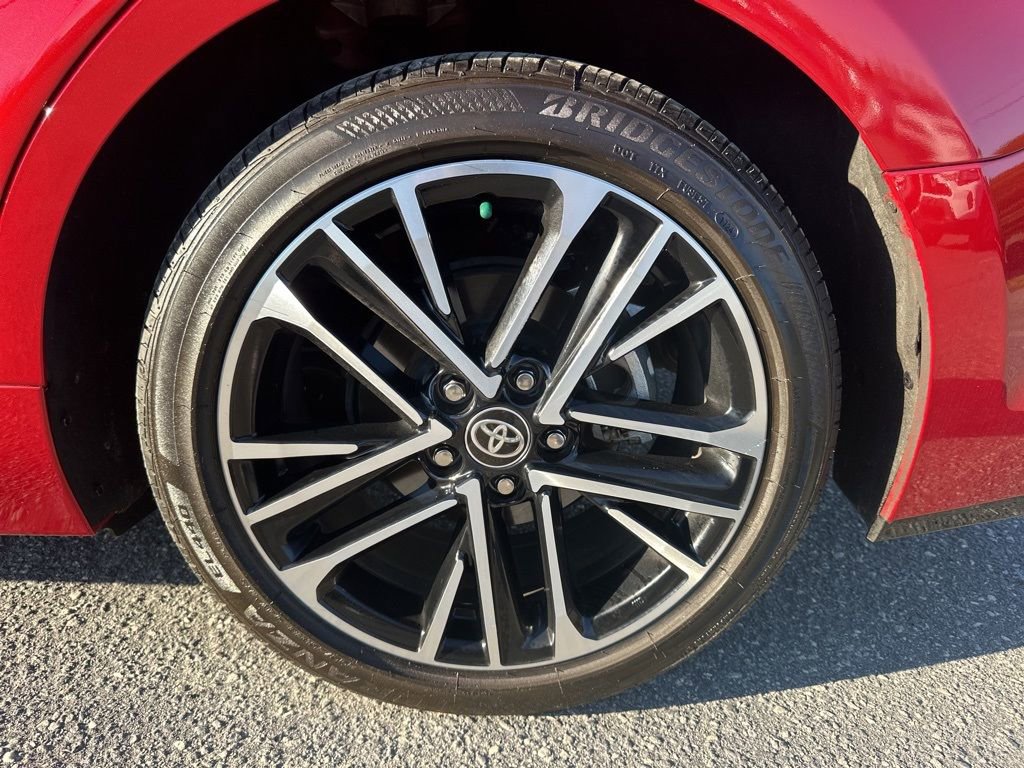 Used 2025 Toyota Camry XLE image 30