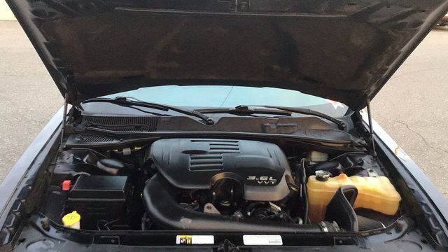 Used 2014 Dodge Challenger SXT image 19