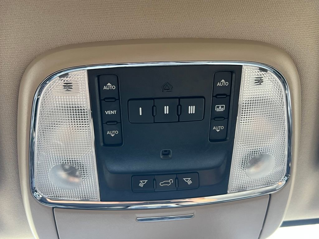 Used 2019 Jeep Grand Cherokee Limited w/ Luxury Group II RWD image 38