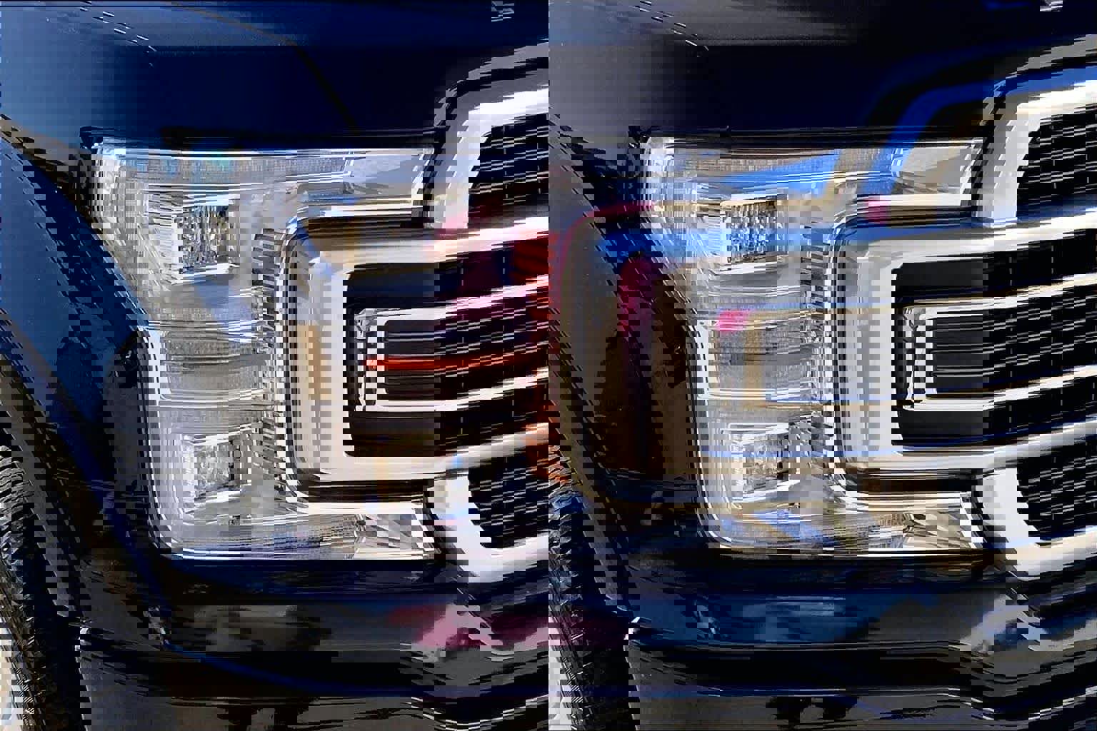 Used 2019 Ford F150 Limited w/ Trailer Tow Package image 27