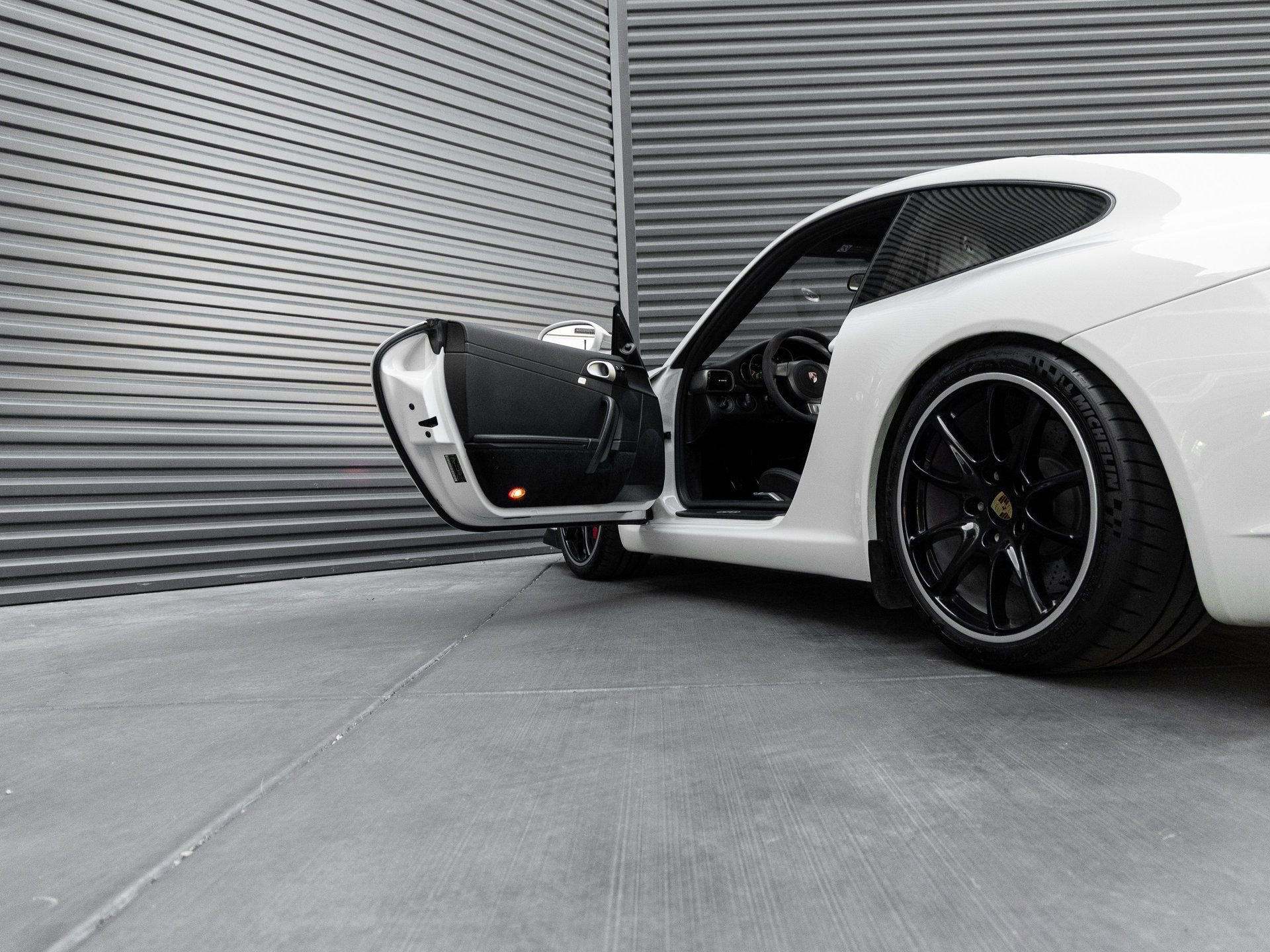 Used 2007 Porsche 911 GT3 RWD image 15