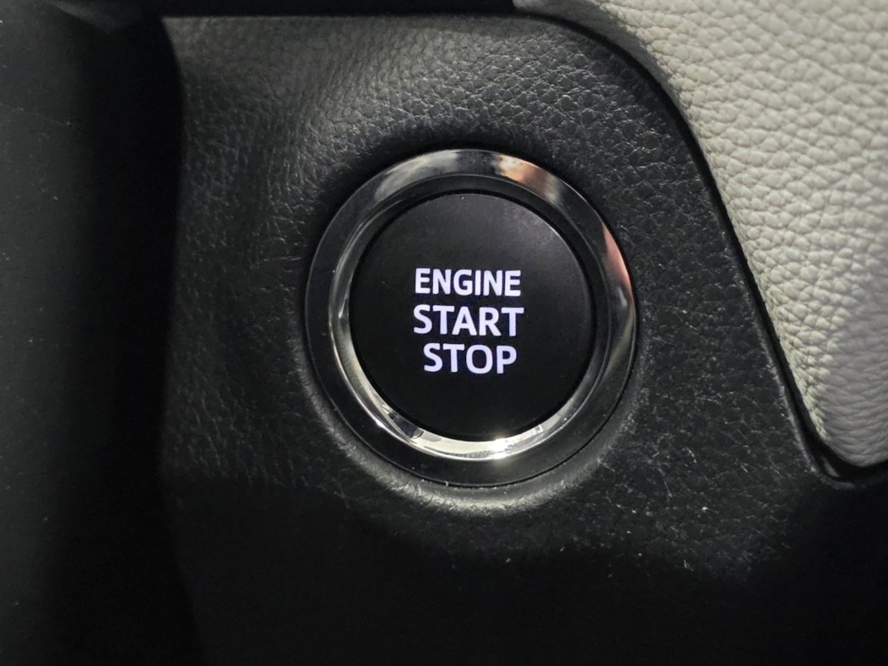 Certified 2025 Toyota RAV4 XLE w/ Convenience Package image 32