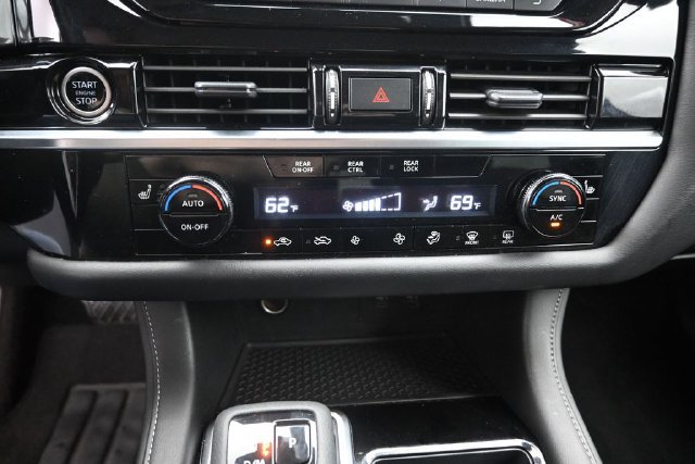 Used 2024 Nissan Pathfinder SV AWD/4WD image 17