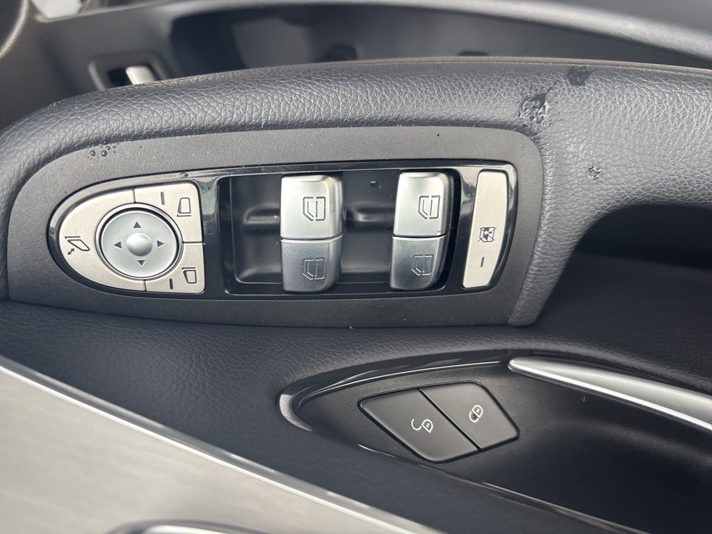 Used 2021 Mercedes-Benz GLC 300 4MATIC image 32