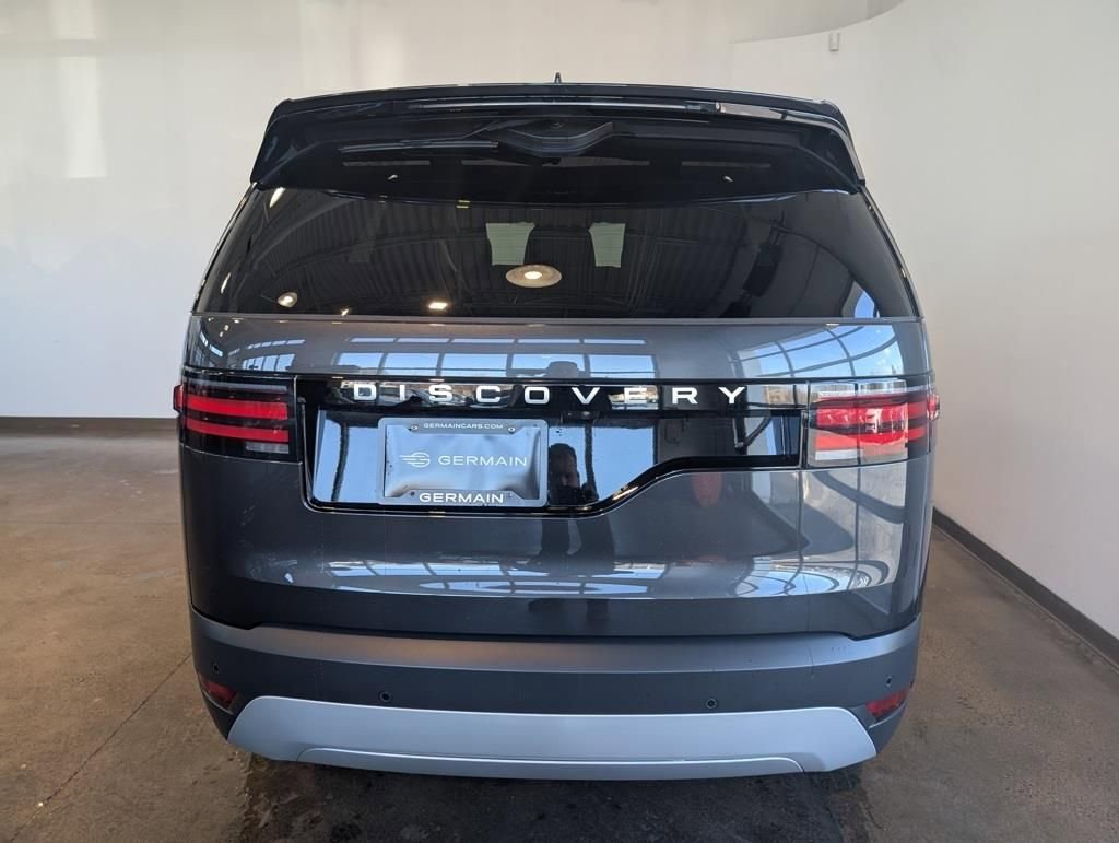 New 2026 Land Rover Discovery S image 4