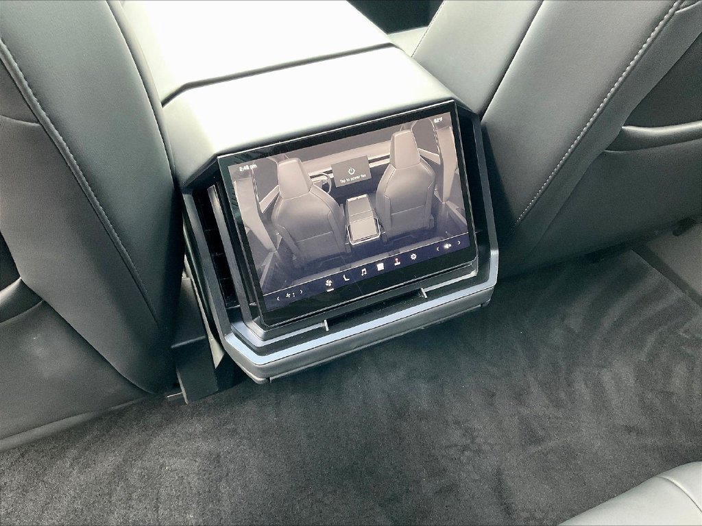 Used 2024 Tesla Cybertruck AWD Crew Cab image 11