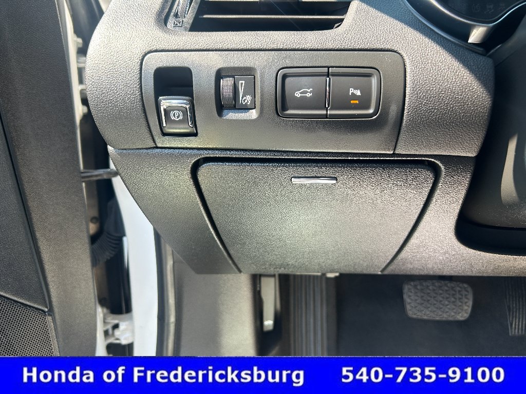 Used 2018 Chevrolet Impala Premier w/ Premier Convenience Package FWD image 26
