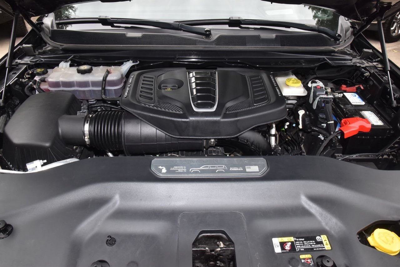 Used 2024 Jeep Grand Wagoneer Series III w/ Rear Seat Video Group 1 AWD/4WD image 42