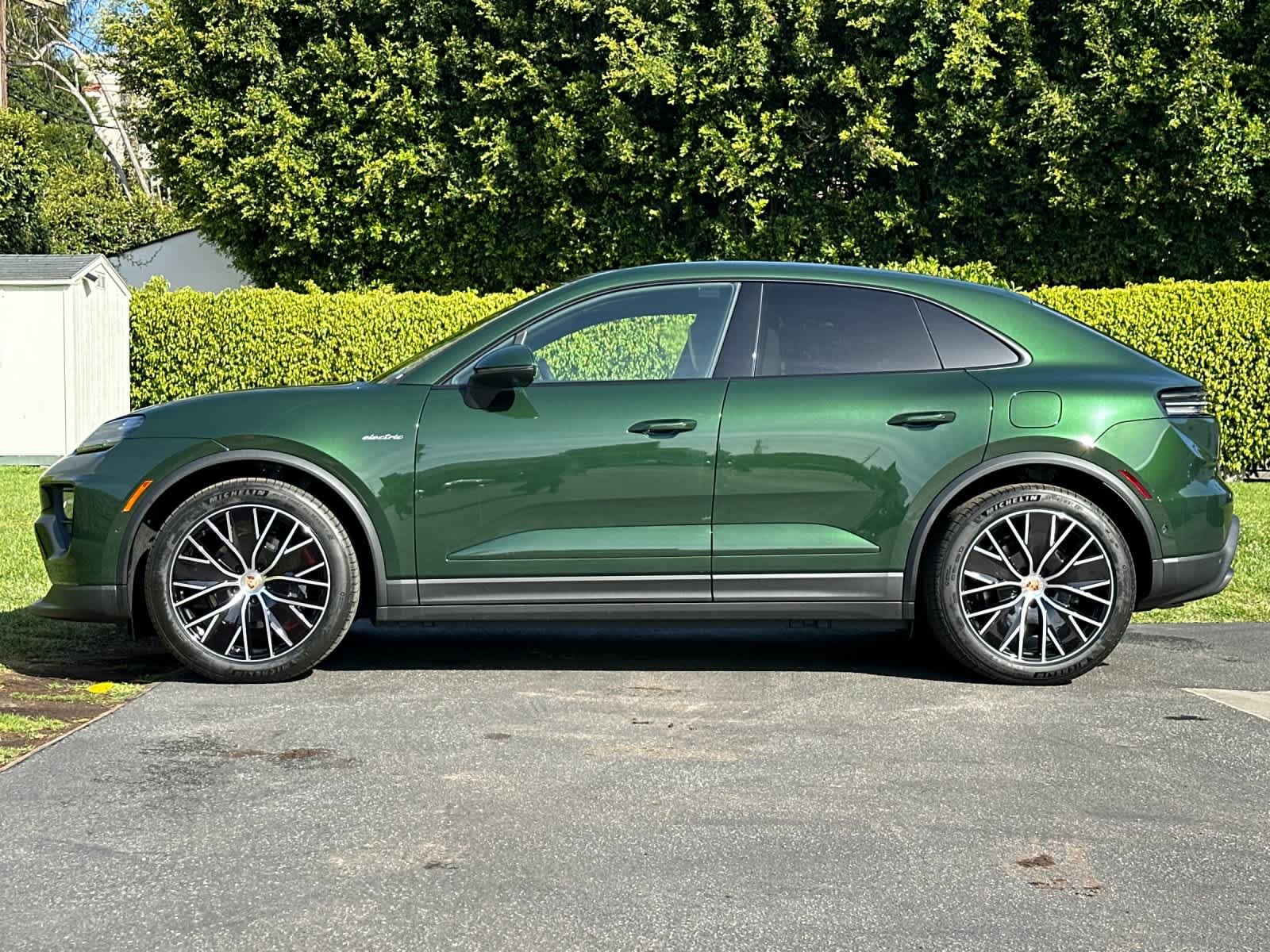 New 2026 Porsche Macan Electric image 2