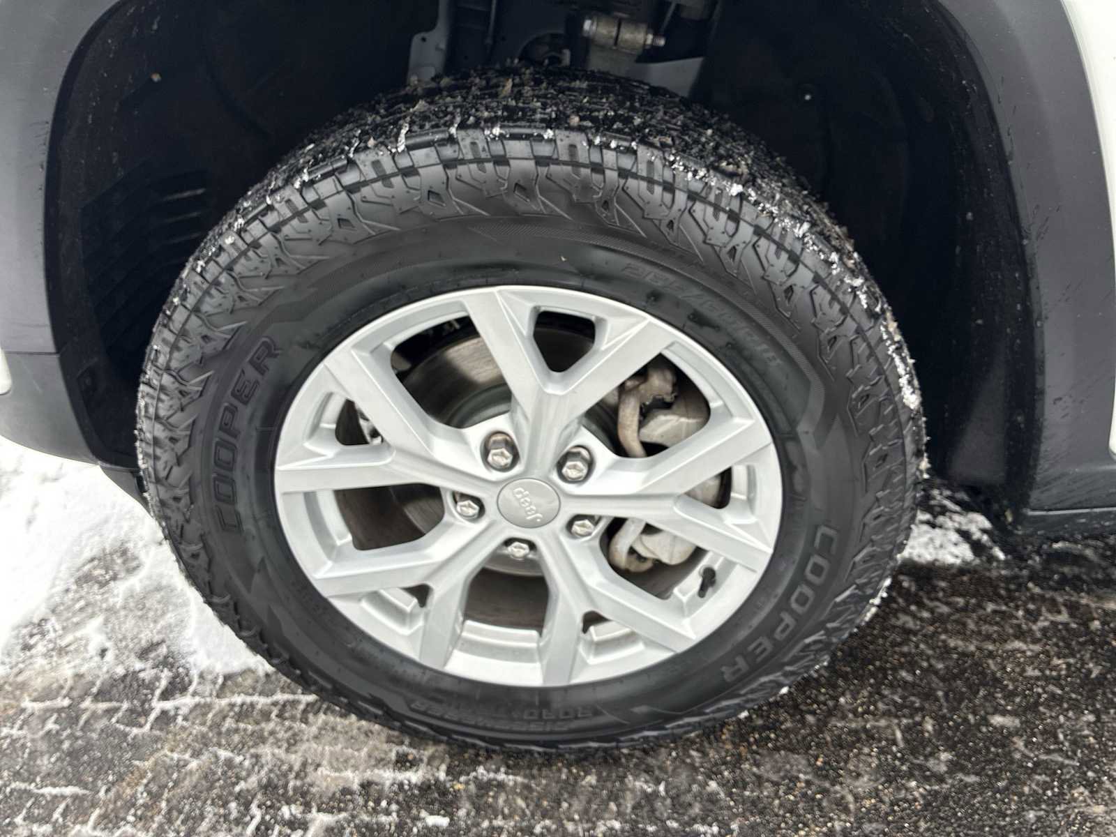 Used 2023 Jeep Grand Cherokee Limited image 33