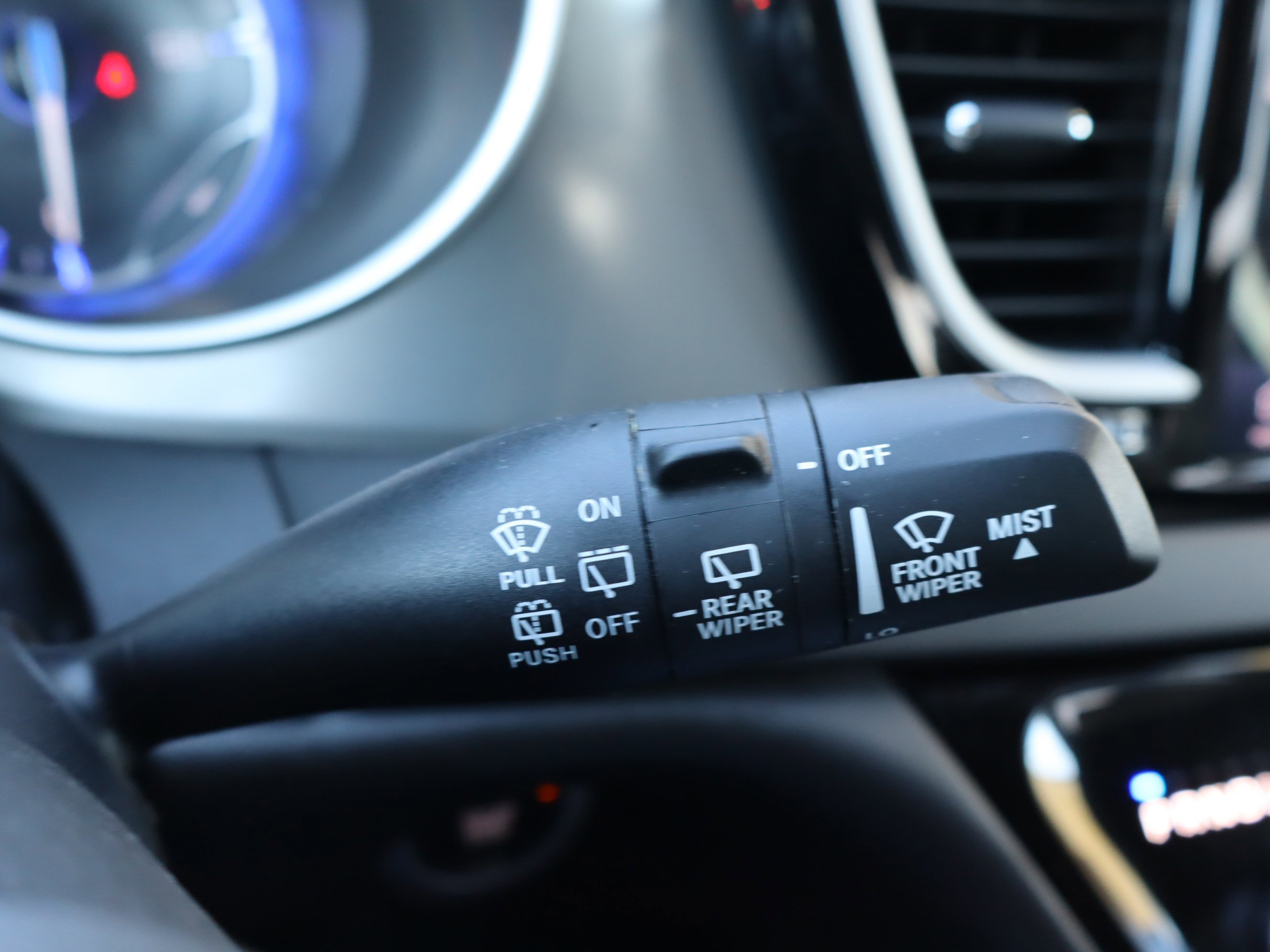 Used 2025 Chrysler Pacifica Select image 22