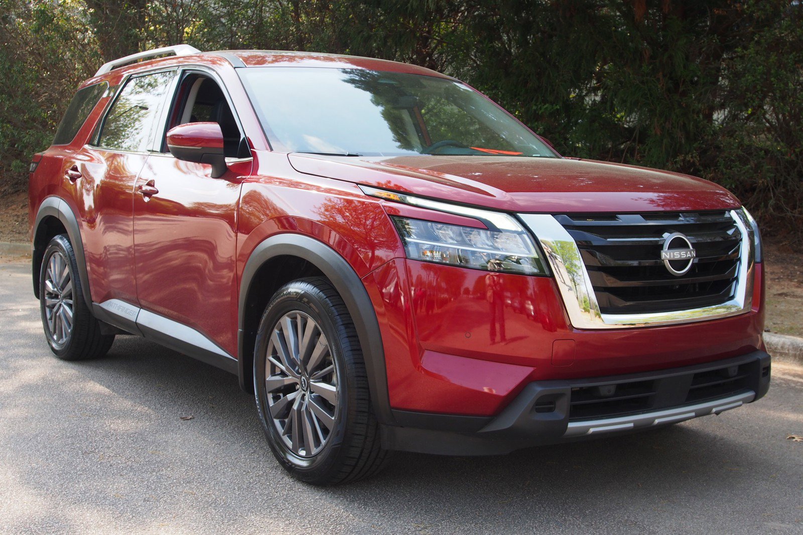 Used 2024 Nissan Pathfinder SL w/ SL Premium Package image 1