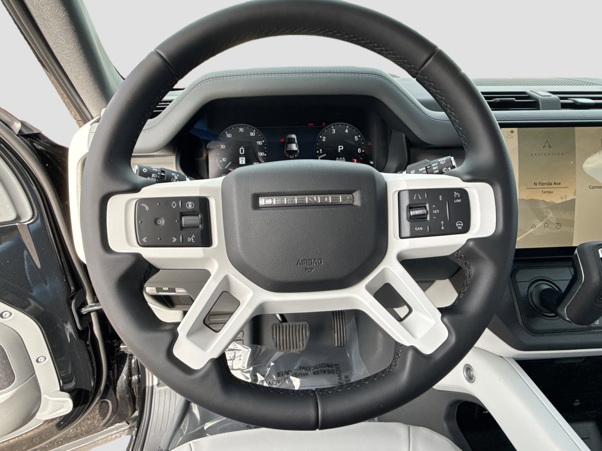 New 2026 Land Rover Defender 110 X-Dynamic SE image 39