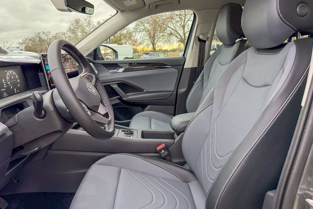 New 2026 Volkswagen Tiguan SE image 12