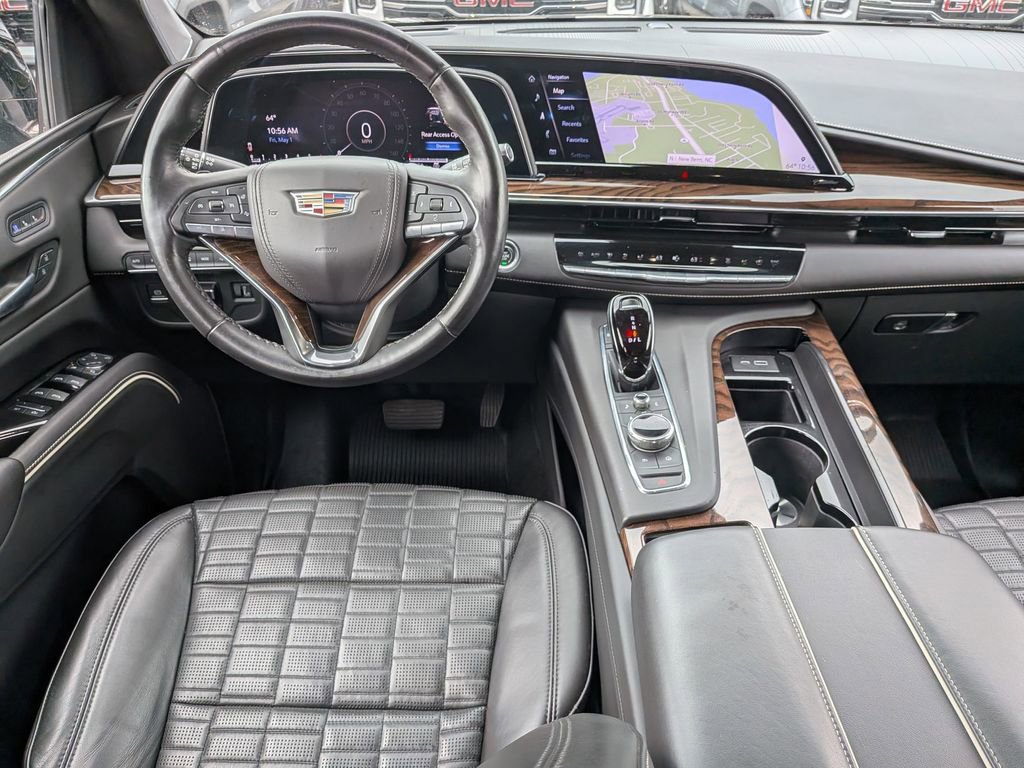 Used 2022 Cadillac Escalade Sport Platinum w/ LPO, ONYX Package AWD/4WD image 23