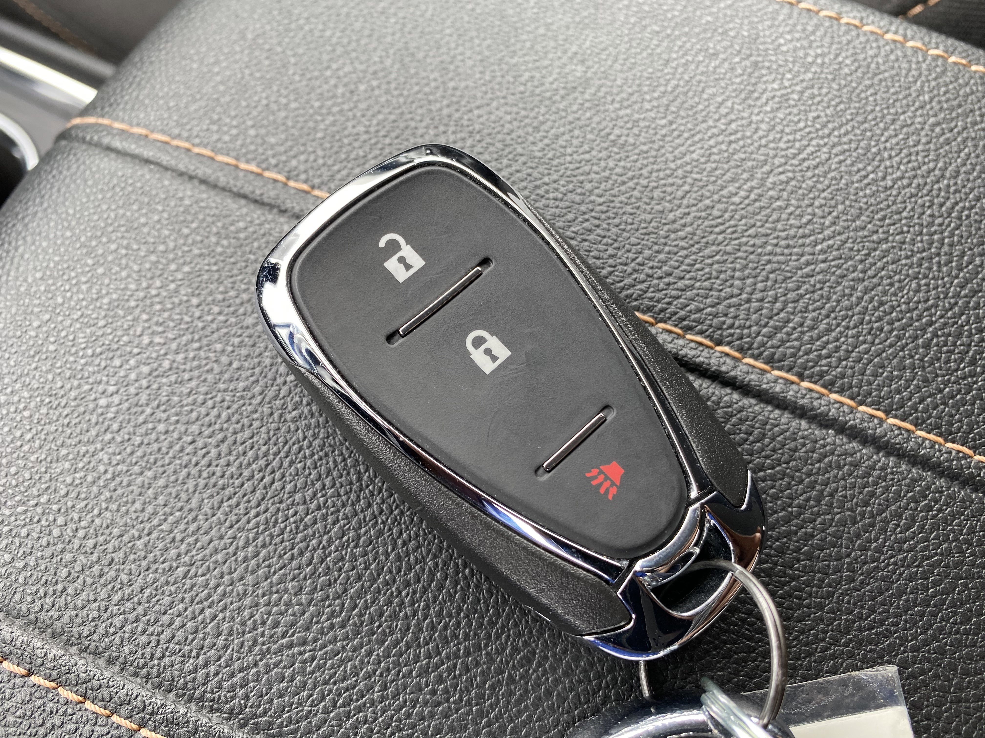 Used 2021 Chevrolet Traverse LT image 38