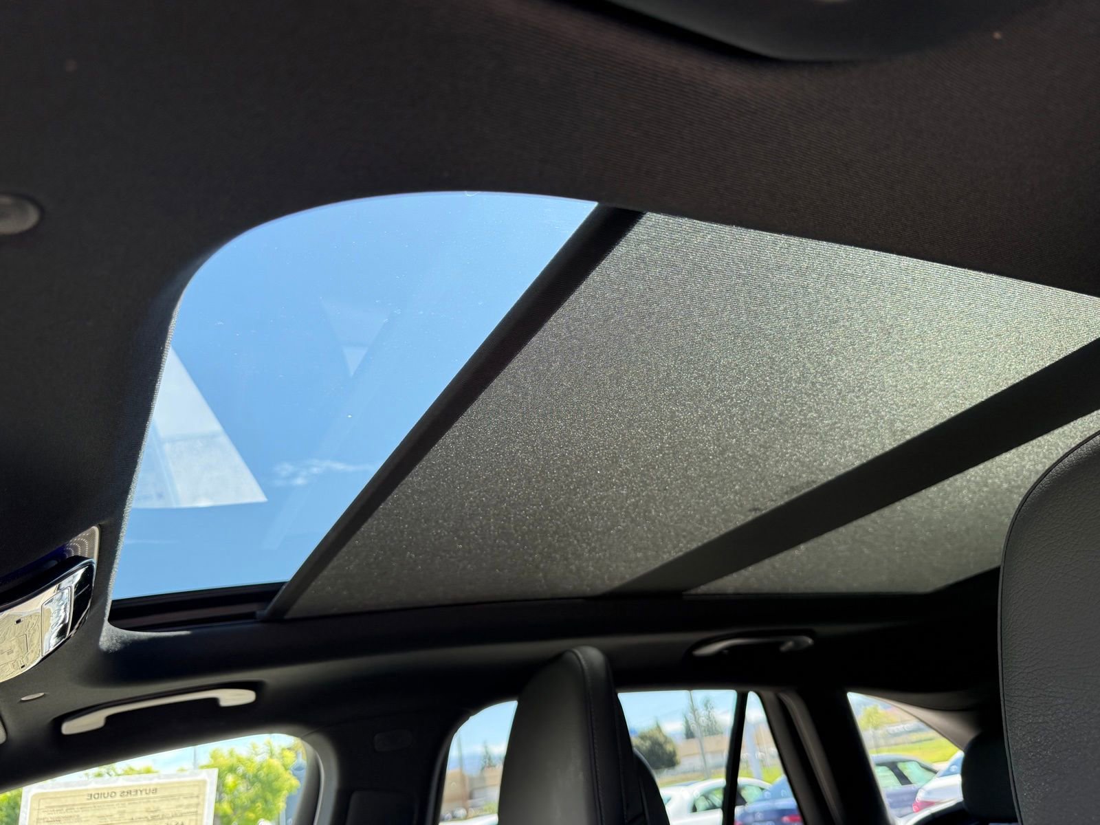 Used 2025 Mercedes-Benz GLC 300 image 29