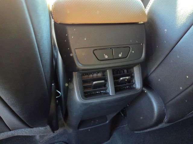 Used 2025 Chevrolet Equinox ACTIV w/ Safety and Technology Package image 17