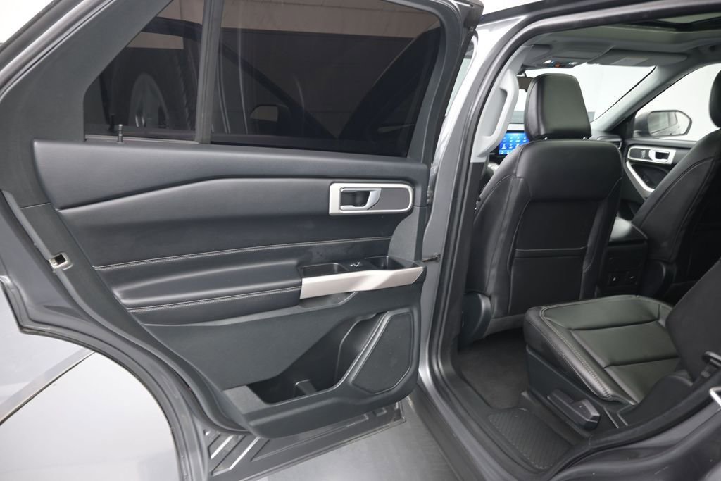 Certified 2023 Ford Explorer XLT w/ Equipment Group 202A RWD image 12
