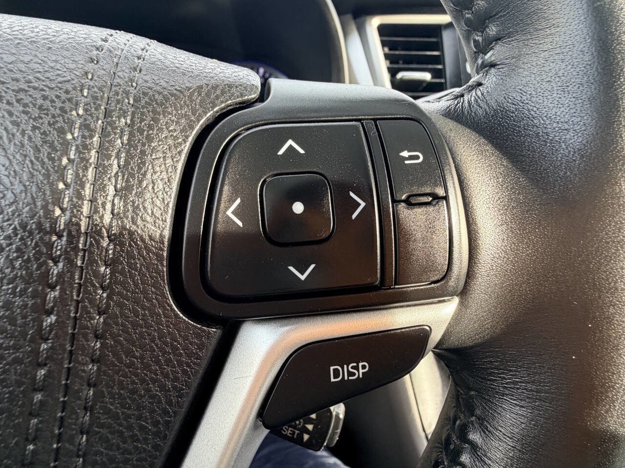 Used 2015 Toyota Highlander Plus AWD/4WD image 55