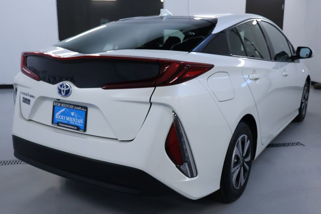 Used 2018 Toyota Prius Prime Premium image 7