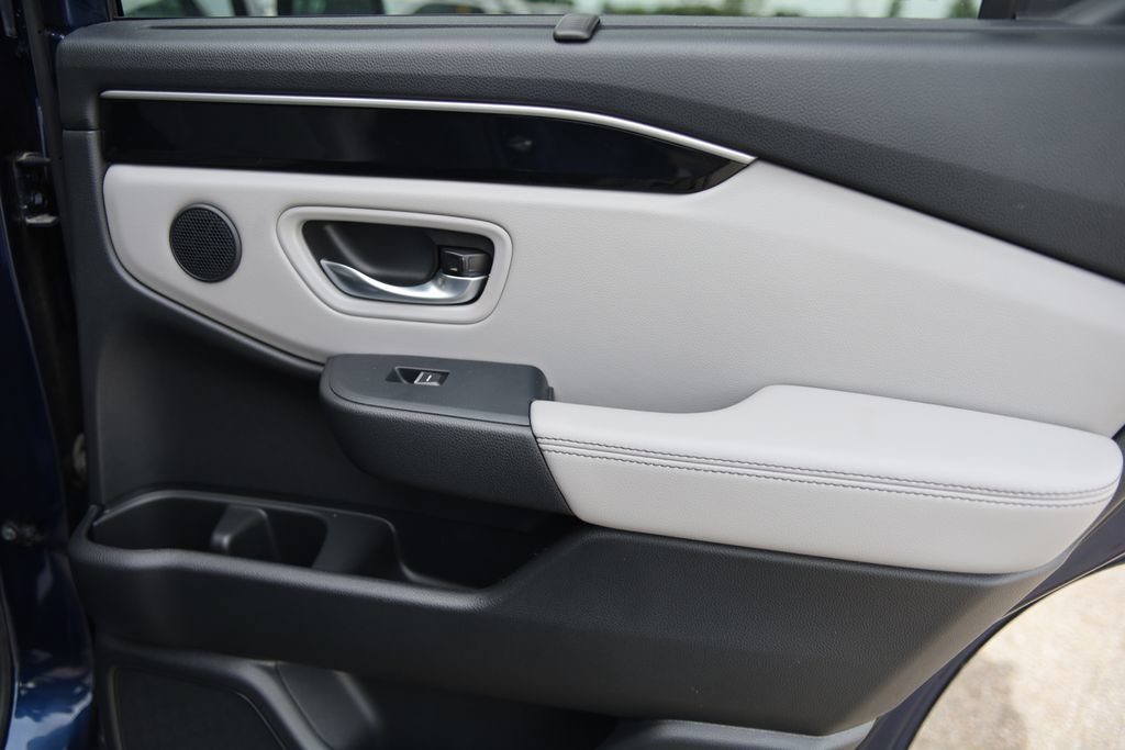 Used 2025 Honda Pilot EX-L image 35