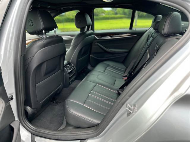 Used 2019 BMW 530e w/ Convenience Package RWD image 17