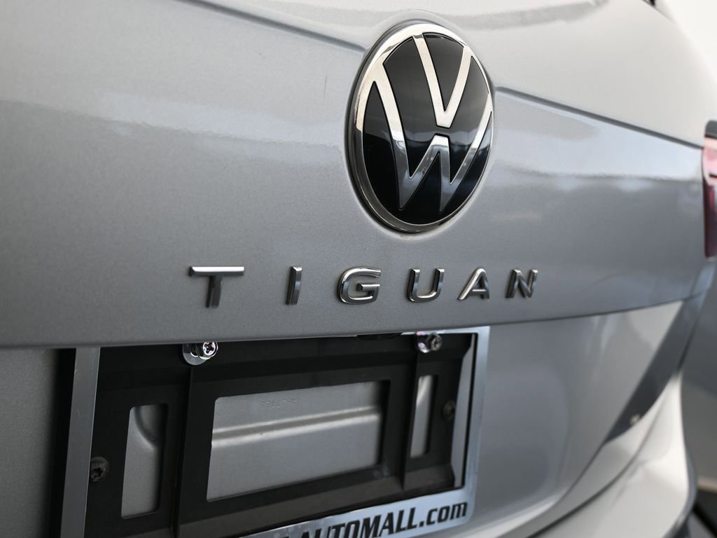 Used 2023 Volkswagen Tiguan SE image 34