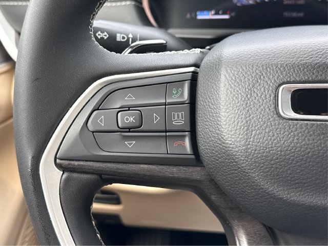 Used 2023 Jeep Grand Cherokee L Limited w/ Luxury Tech Group II AWD/4WD image 37