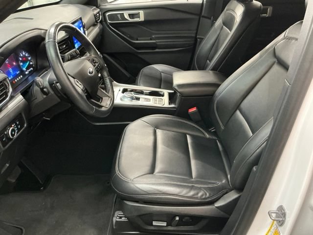 Used 2020 Ford Explorer XLT w/ Equipment Group 202A RWD image 12