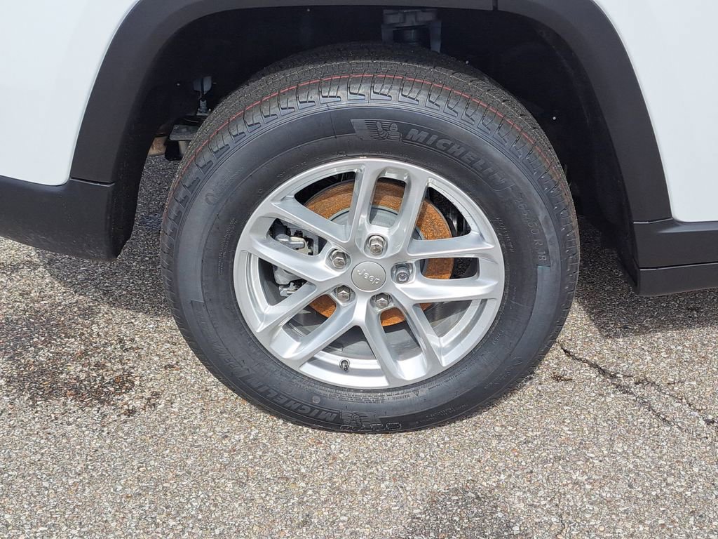 New 2026 Jeep Grand Cherokee Laredo X AWD/4WD image 6