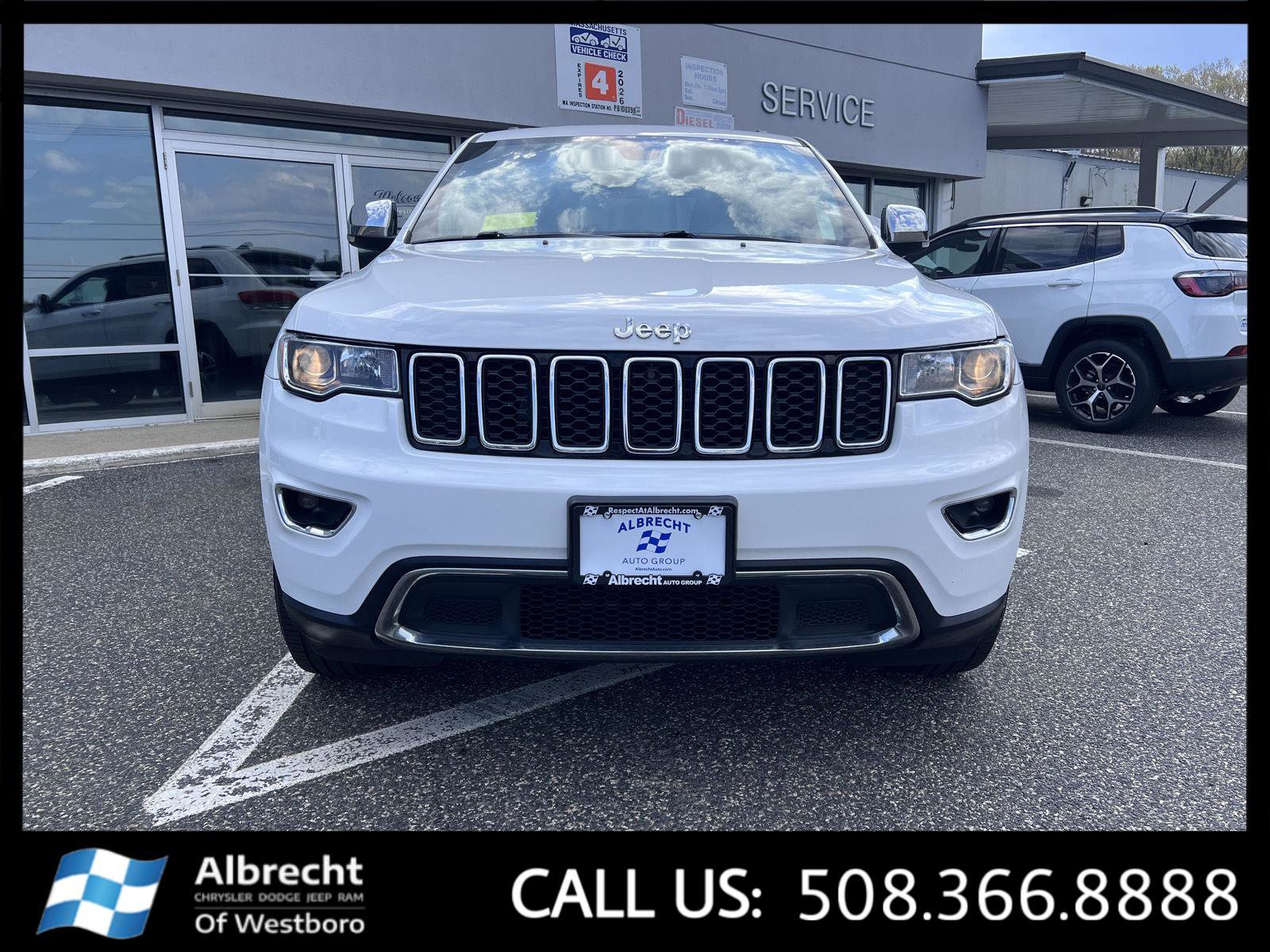 Used 2018 Jeep Grand Cherokee Limited AWD/4WD image 8