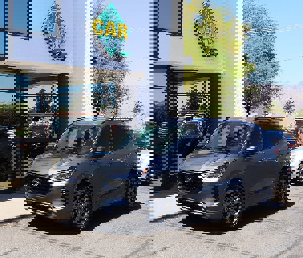 Used 2023 Ford Escape ST-Line image 2