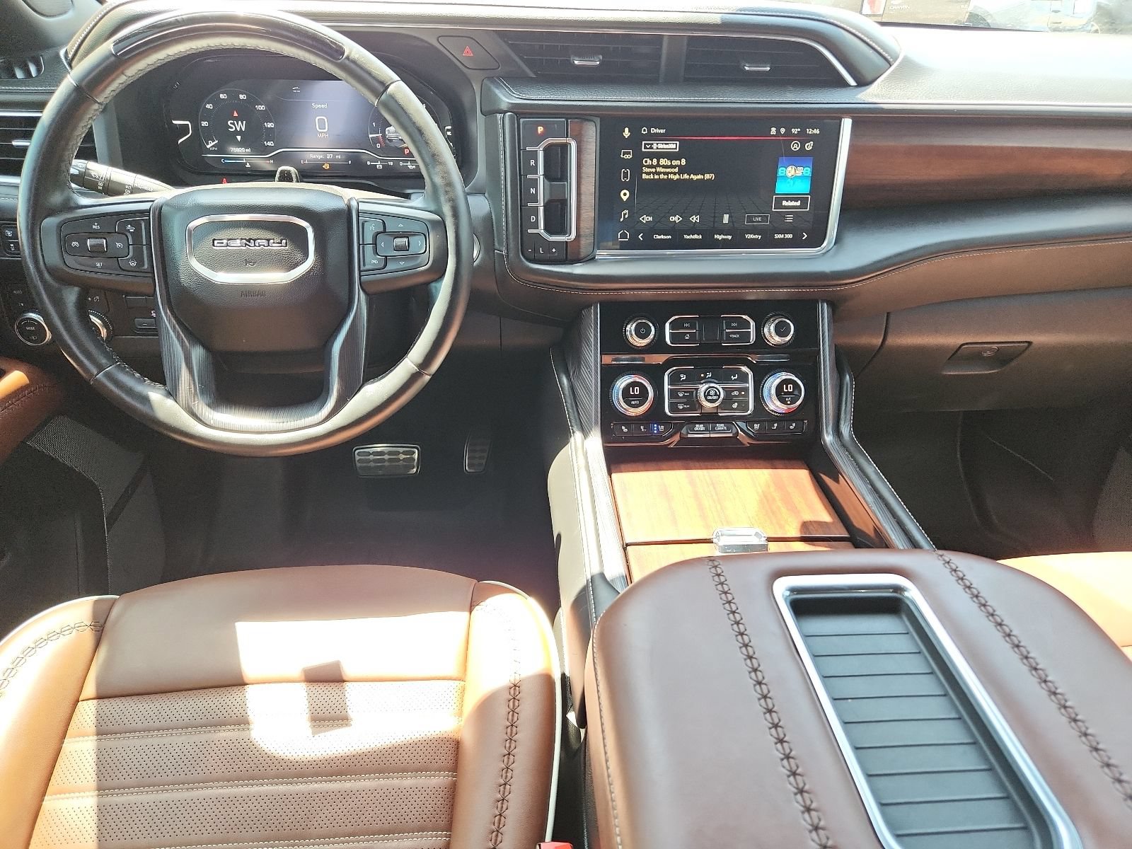 Used 2023 GMC Yukon Denali Ultimate AWD/4WD image 10