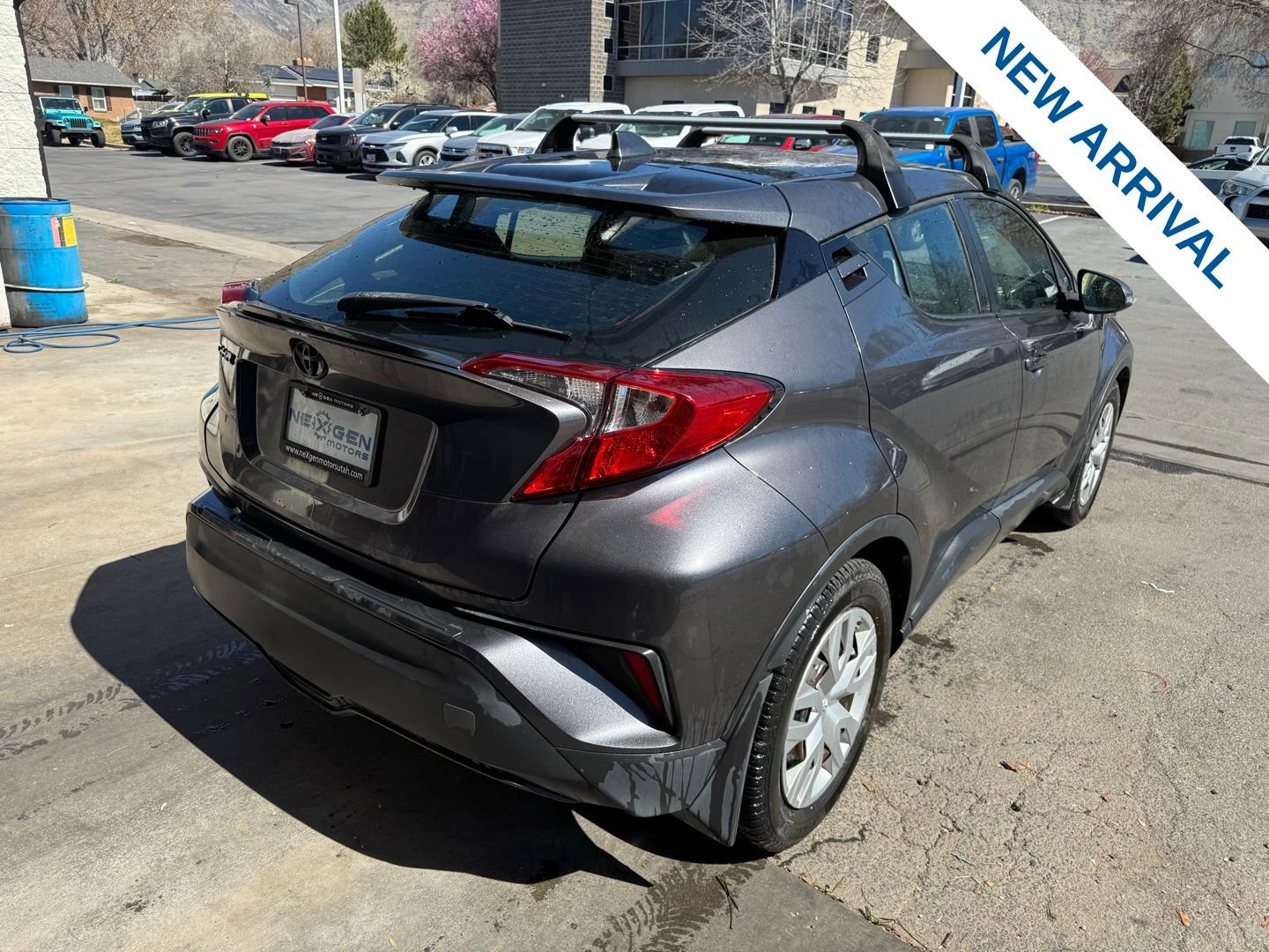 Used 2021 Toyota C-HR LE image 7
