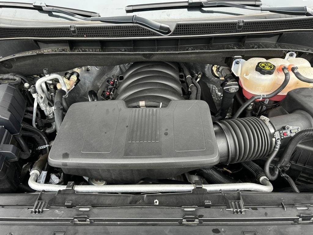 Used 2023 GMC Yukon SLT w/ SLT Luxury Package image 16