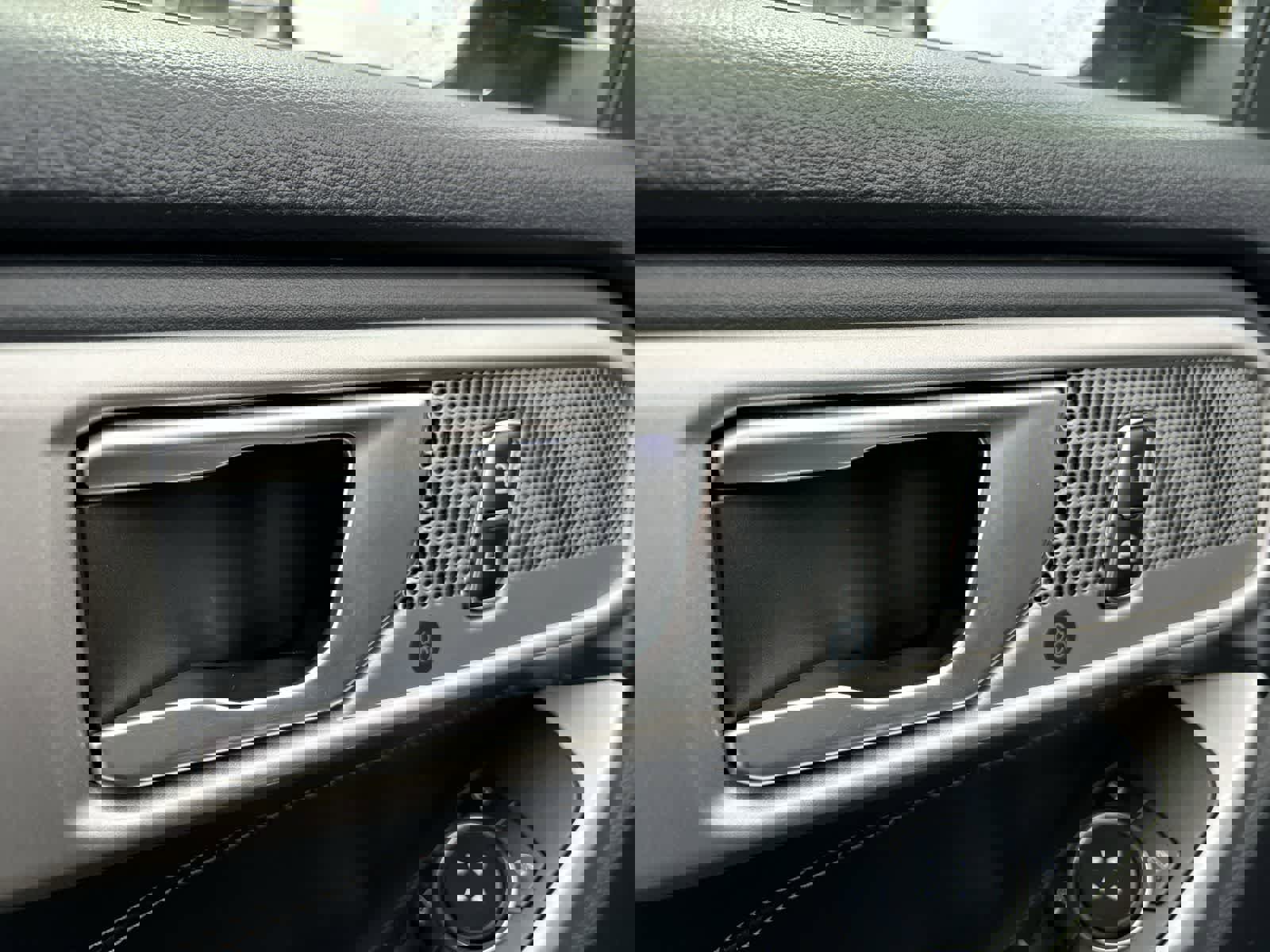 Used 2023 Ford Explorer Limited image 10