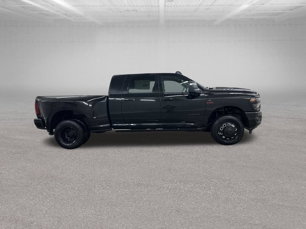 New 2026 RAM 3500 Laramie AWD/4WD image 14