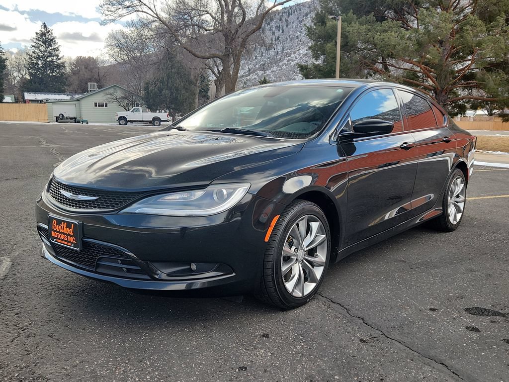 Used 2015 Chrysler 200 S AWD/4WD image 4