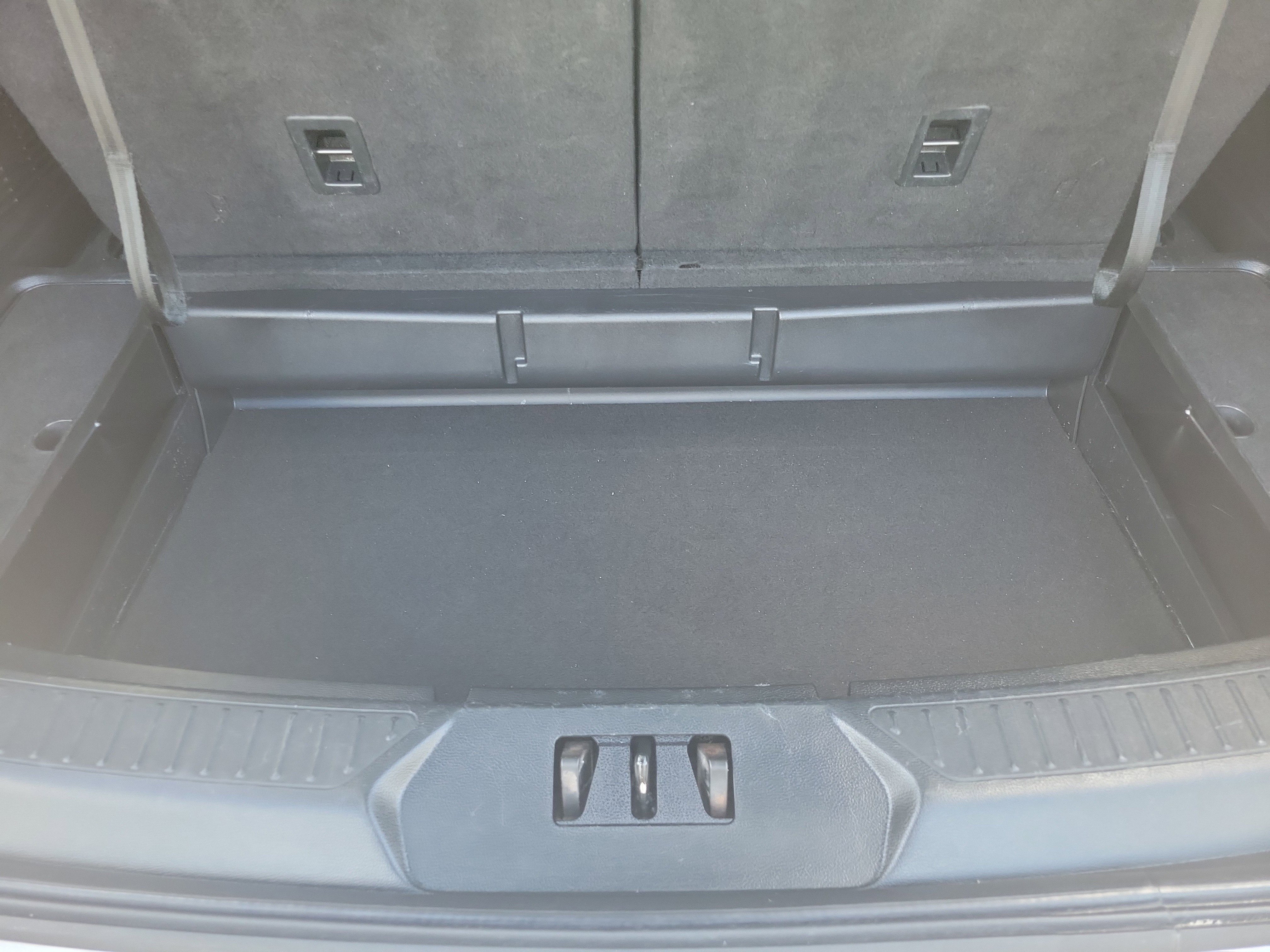 Used 2023 Ford Explorer XLT w/ Equipment Group 202A image 12