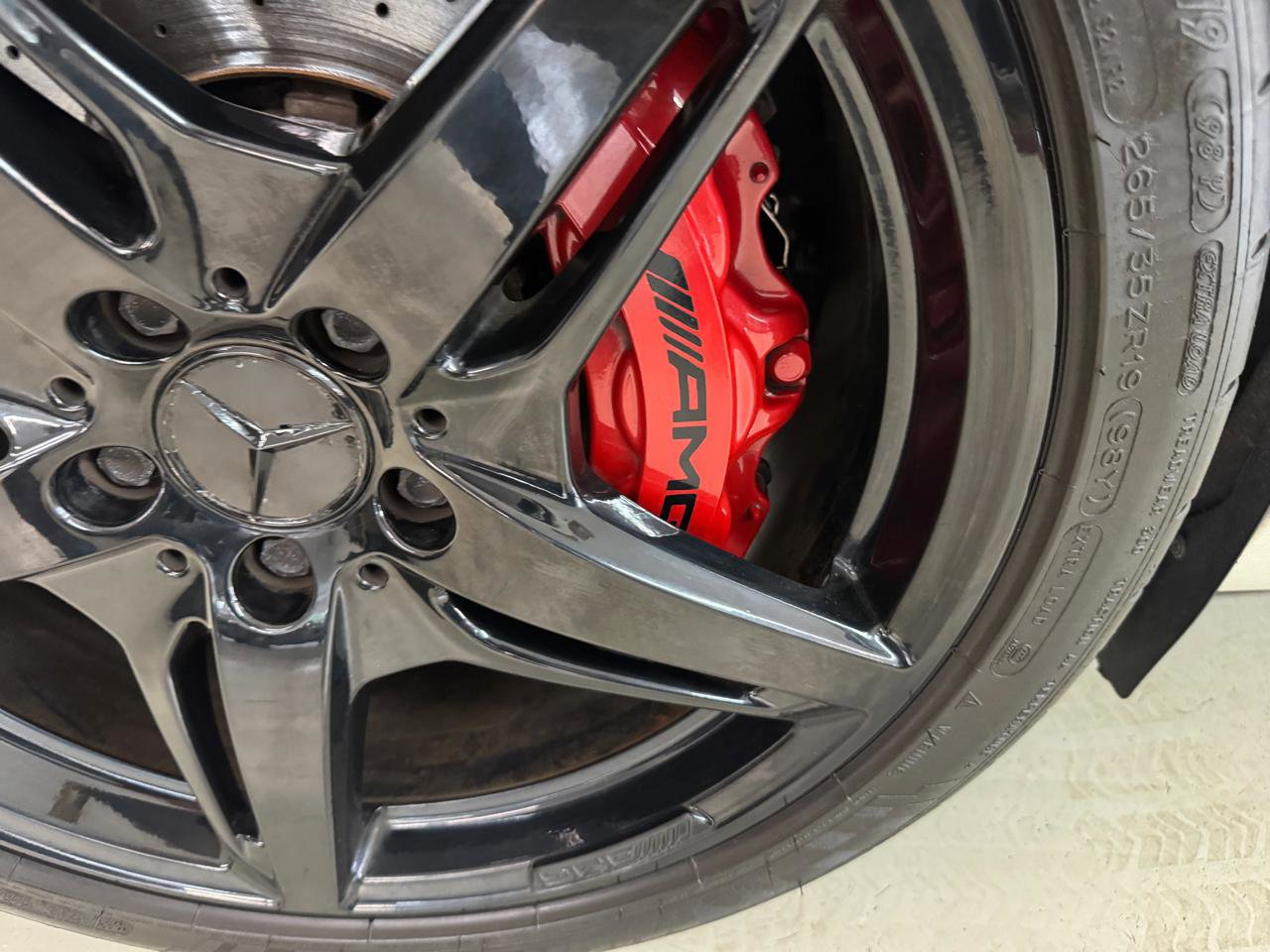 Used 2018 Mercedes-Benz AMG GT Roadster w/ Lane Tracking Package image 29