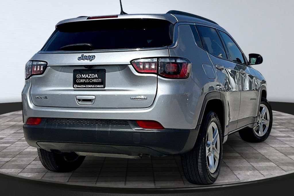 Used 2024 Jeep Compass Latitude AWD/4WD image 7