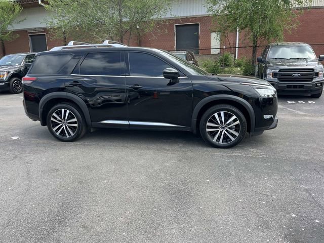 Used 2024 Nissan Pathfinder Platinum w/ Cargo Package image 2