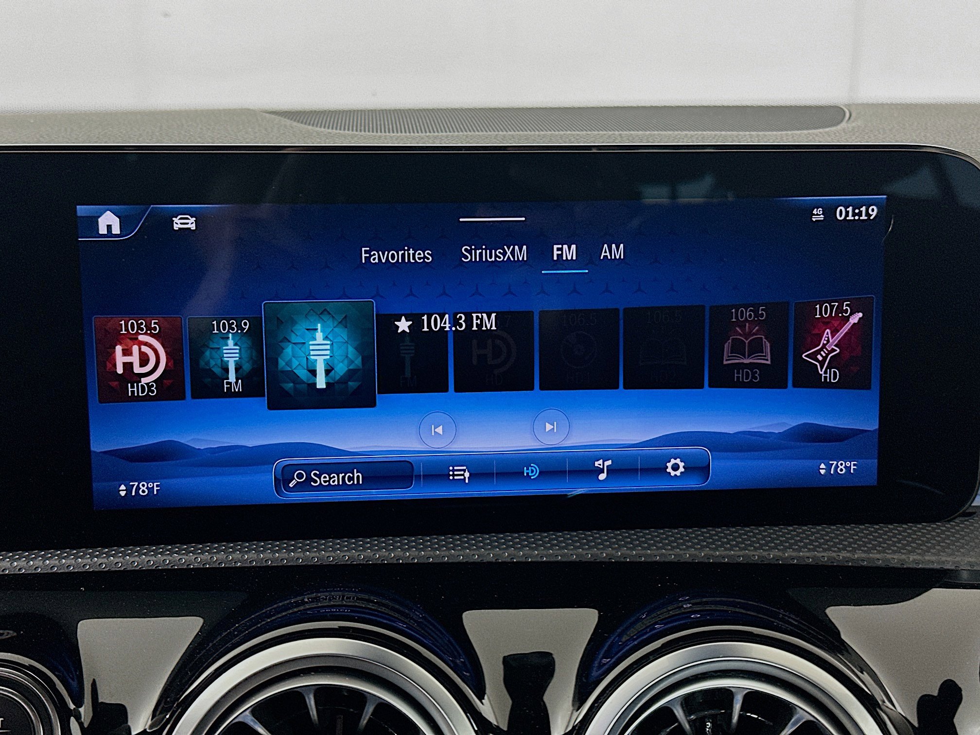 Used 2025 Mercedes-Benz CLA 250 image 21