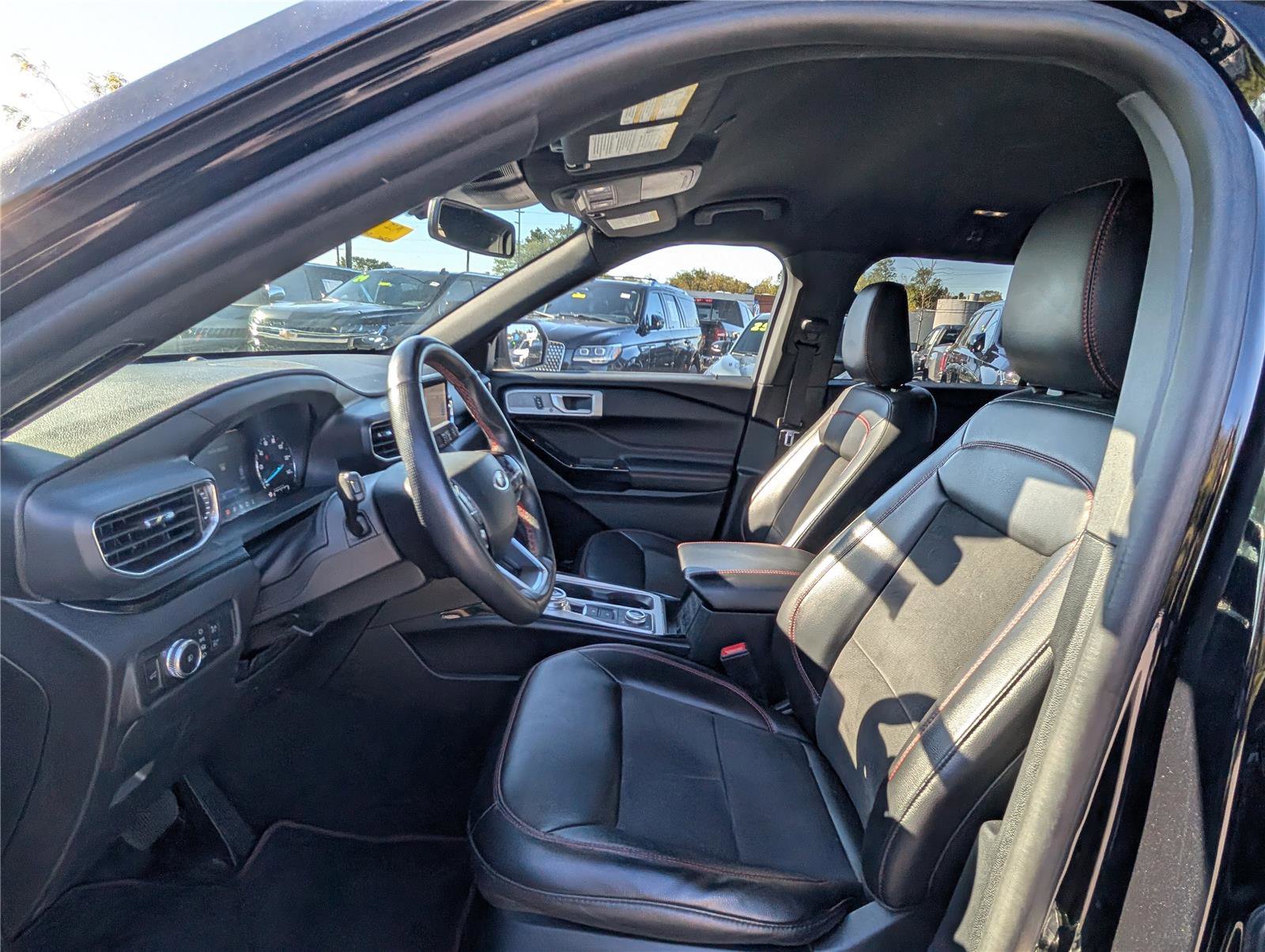 Used 2022 Ford Explorer ST-Line image 18