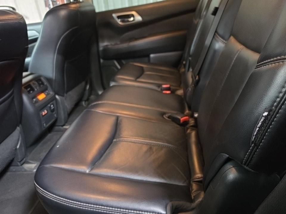 Used 2019 Nissan Pathfinder SL FWD image 6